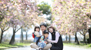 桜と家族の写真